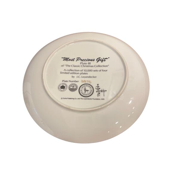 2 Vintage Gold Rimmed Christmas Collection Plates by Artist J.C. Leyendecker - Picture 4 of 6